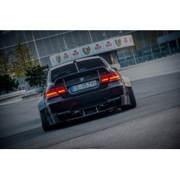 Комплект расширения кузова с карбоновыми сплиттерами на BMW M3 E92